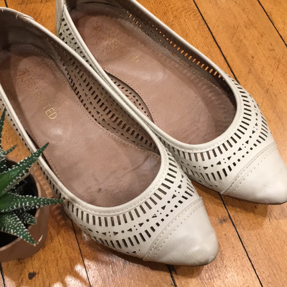 Cute beige flats